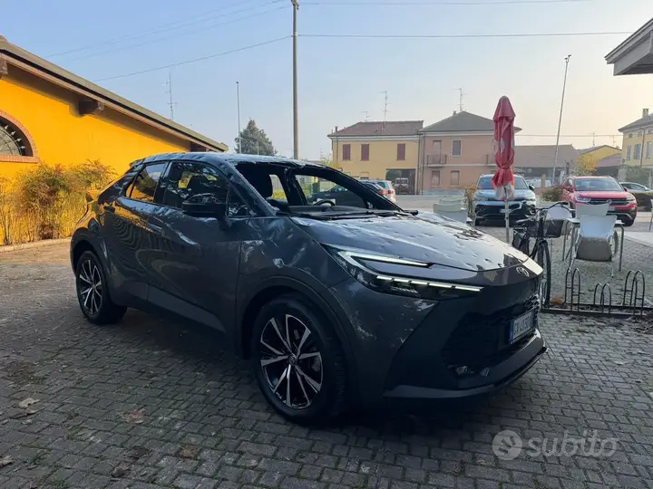 Toyota C-Hr 2024 photo 2
