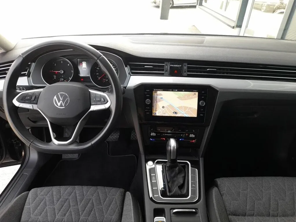 Volkswagen Passat 2023 photo 3