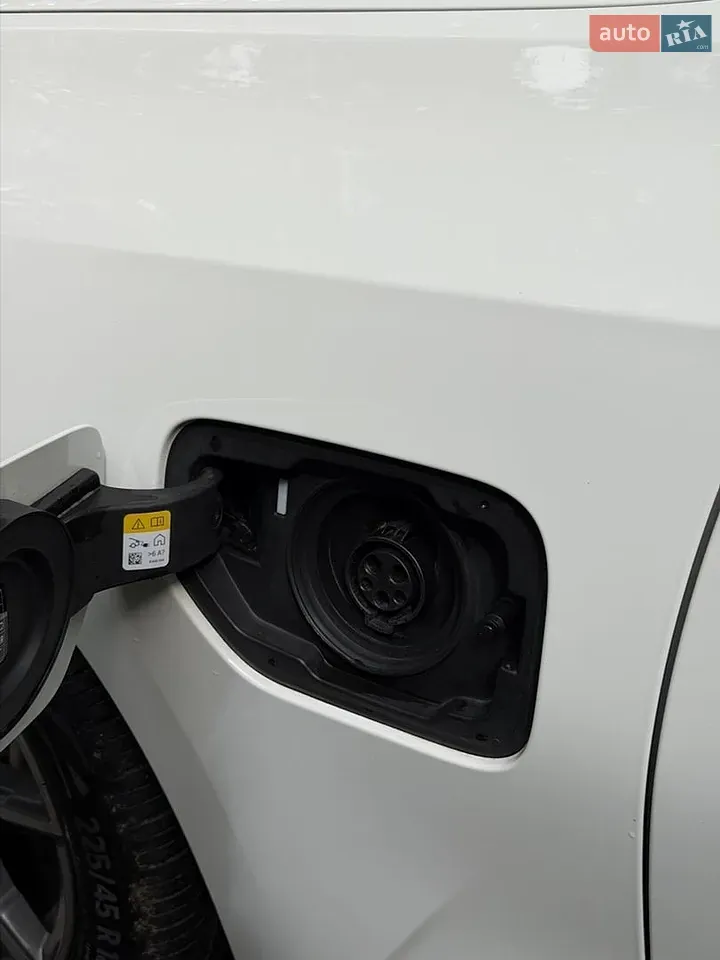 BMW 3 Series 2022 photo 4