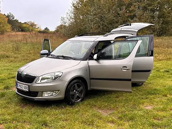 Skoda Roomster 2012 photo 4