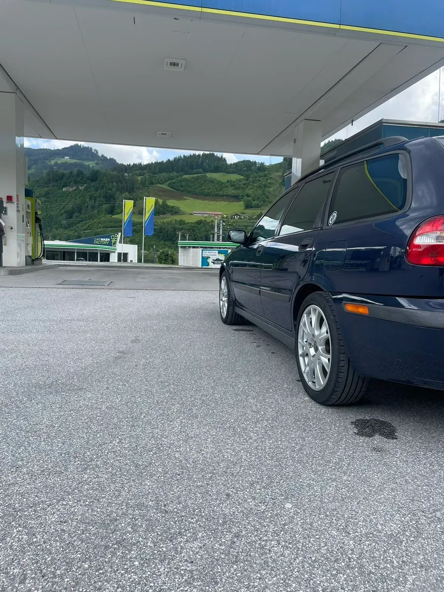 Volvo V40 2000 photo 3