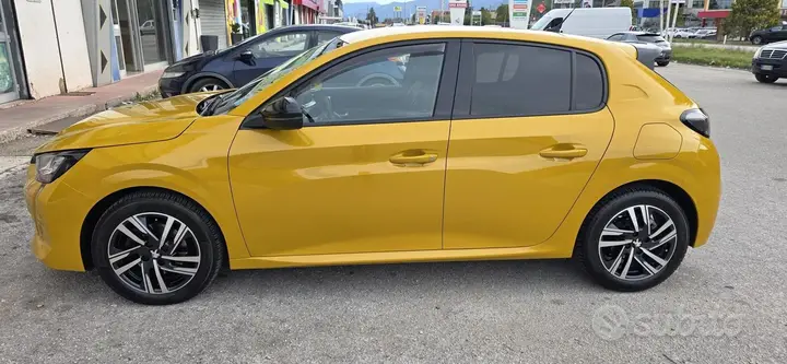 Peugeot 208 2022 photo 3