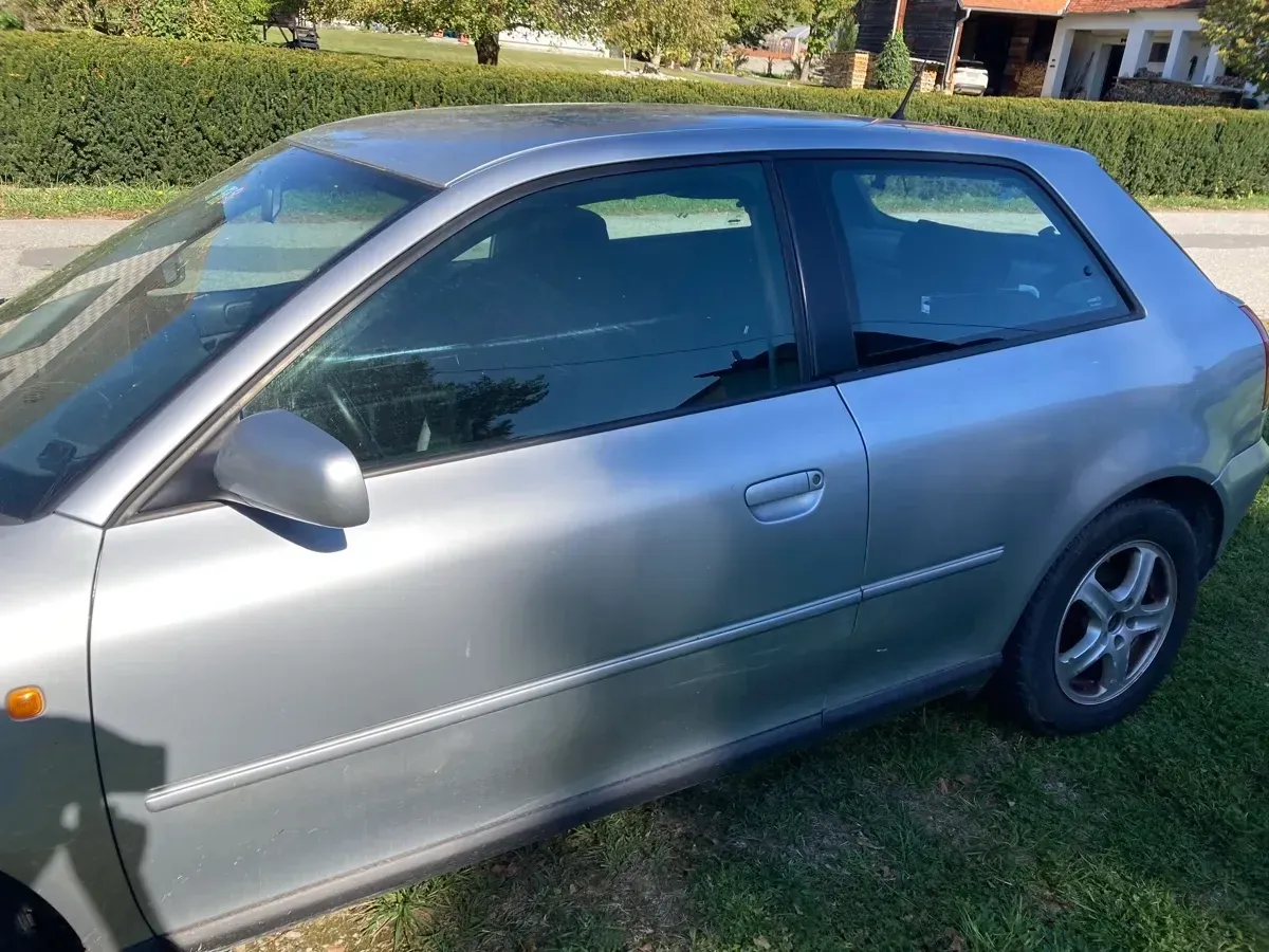Audi A3 1999 photo 2