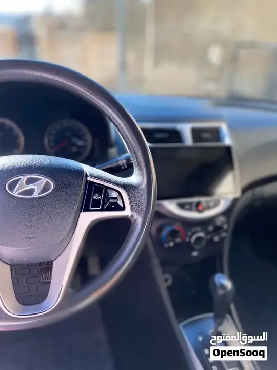 Hyundai Accent 2018 photo 4