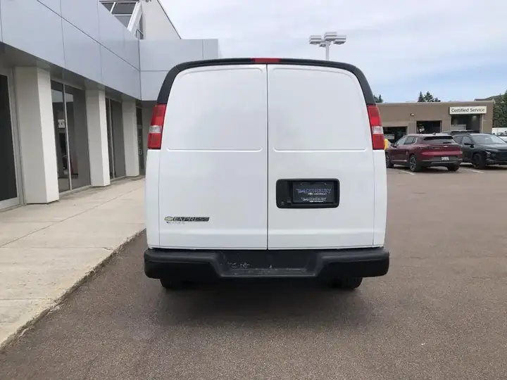 Chevrolet Express 2024 photo 5