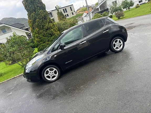 Nissan Leaf 2017 photo 2