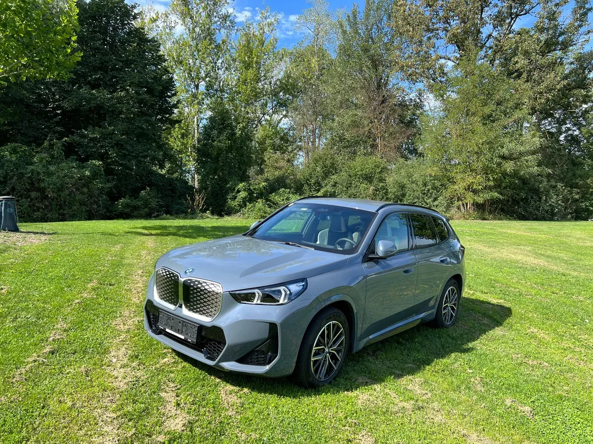 BMW Ix1 2026 photo 3