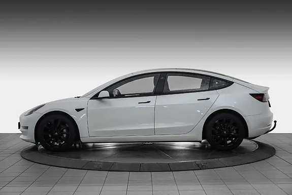 Tesla Model 3 2022 photo 2