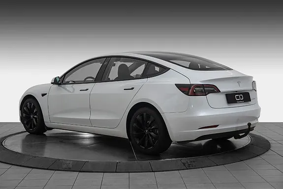 Tesla Model 3 2022 photo 3