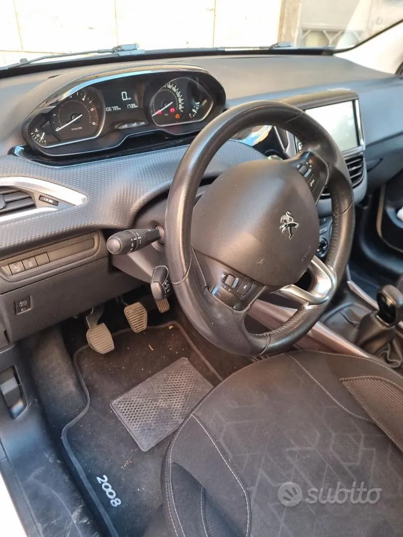 Peugeot 2008 2015 photo 4