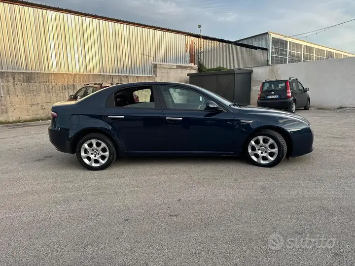 Alfa Romeo 159 2007 photo 4