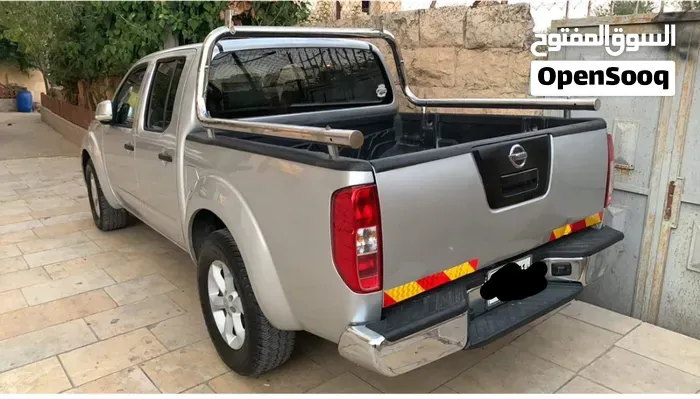 Nissan Navara 2011 photo 2