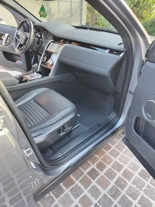 Land Rover Discovery Sport 2022 photo 4