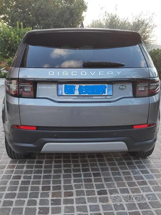 Land Rover Discovery Sport 2022 photo 2