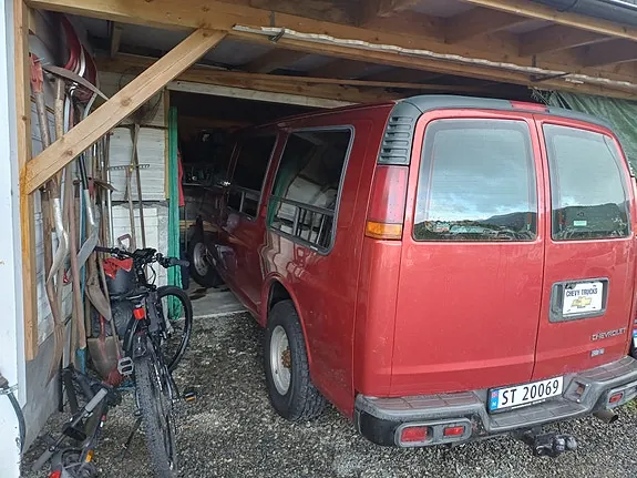 Chevrolet G30 1997 photo 3