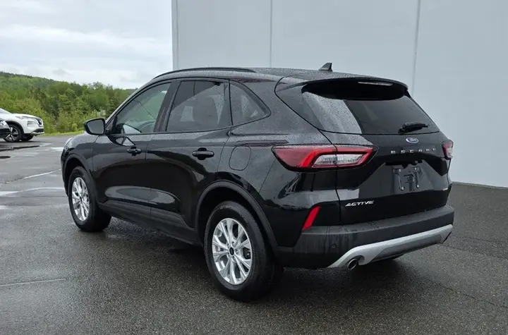 Ford Escape 2025 photo 3