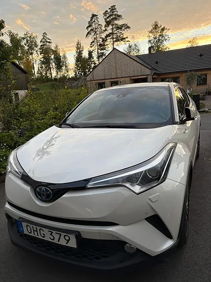 Toyota C-Hr 2017 photo 3