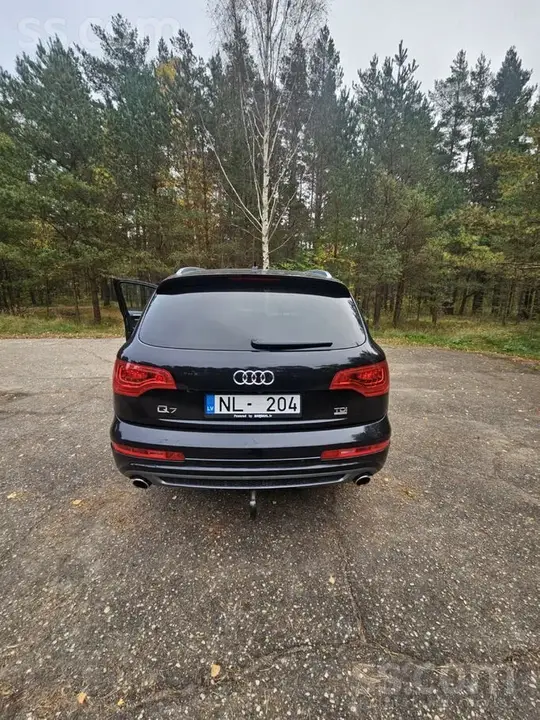 Audi Q7 2010 photo 4