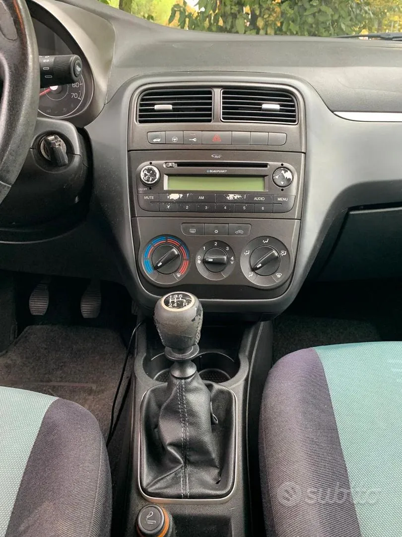 Fiat Grande Punto 2007 photo 2