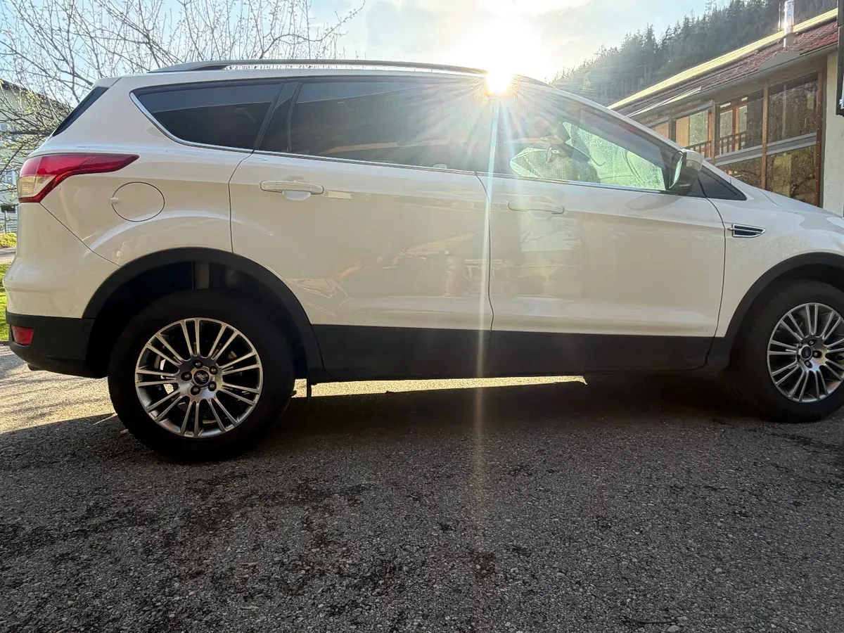 Ford Kuga 2014 photo 2