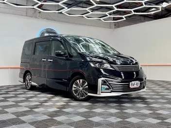 Nissan Serena 2017 photo 2