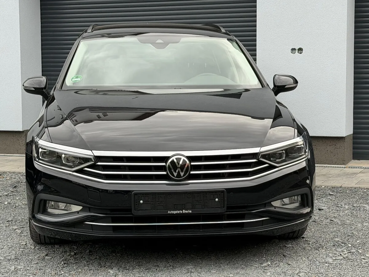 Volkswagen Passat 2023 photo 2