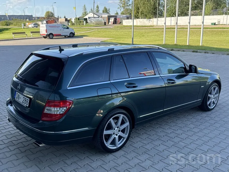 Mercedes-Benz C320 2008 photo 4