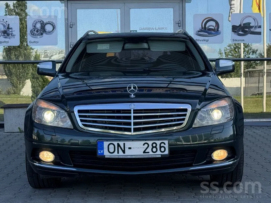 Mercedes-Benz C320 2008 photo 2