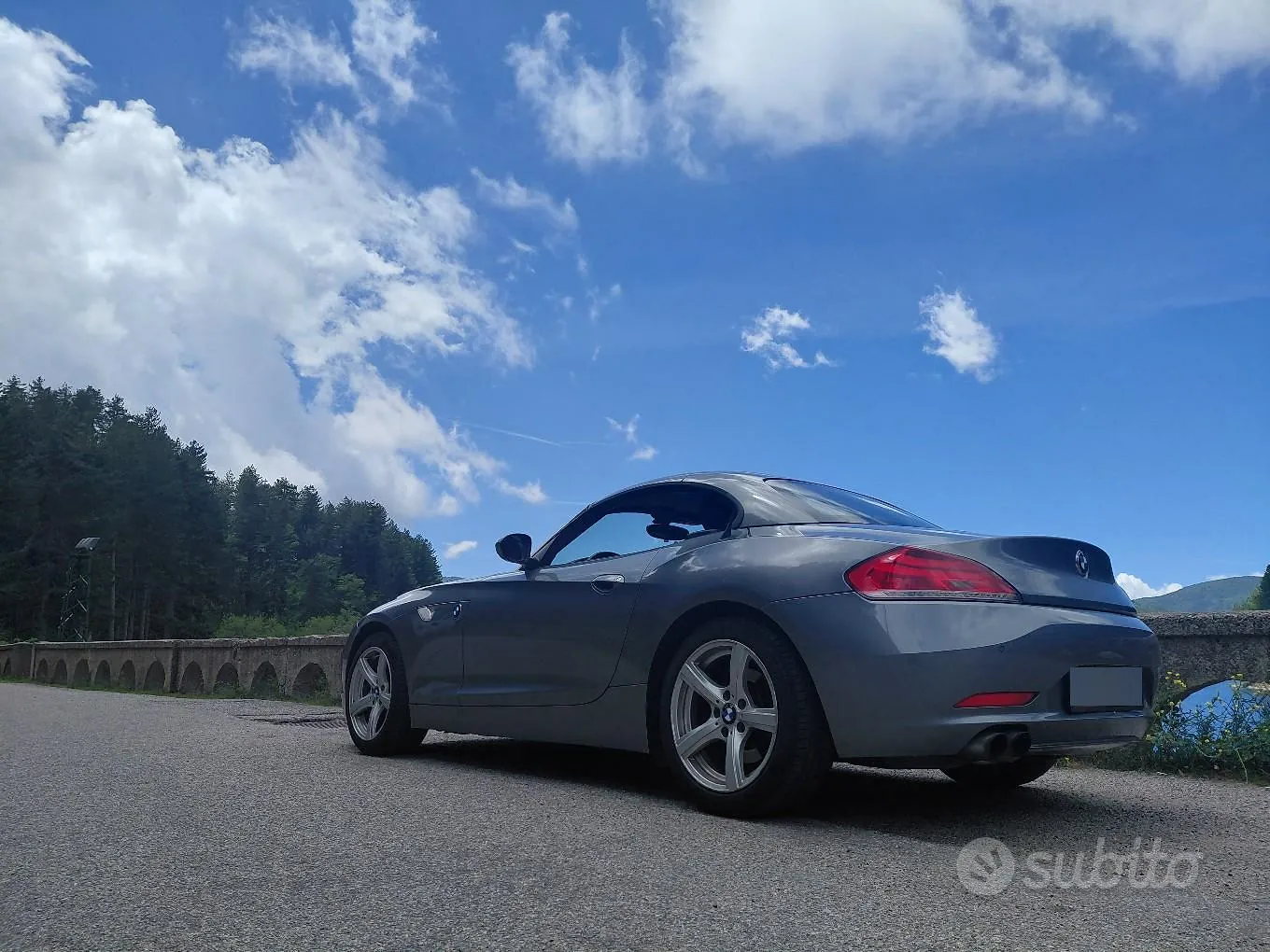 BMW Z4 2010 photo 2