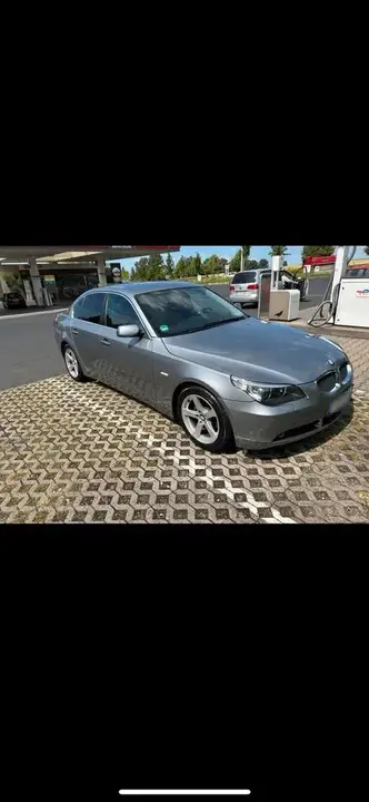 BMW 520I