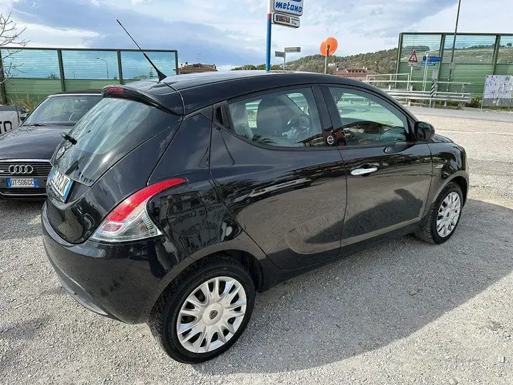 Lancia Ypsilon 2012 photo 4
