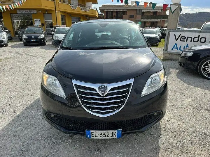 Lancia Ypsilon 2012 photo 2