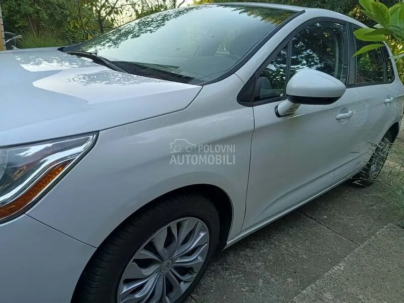 Citroen C4 2015 photo 3