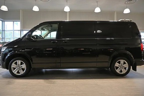 Volkswagen Transporter 2024 photo 2