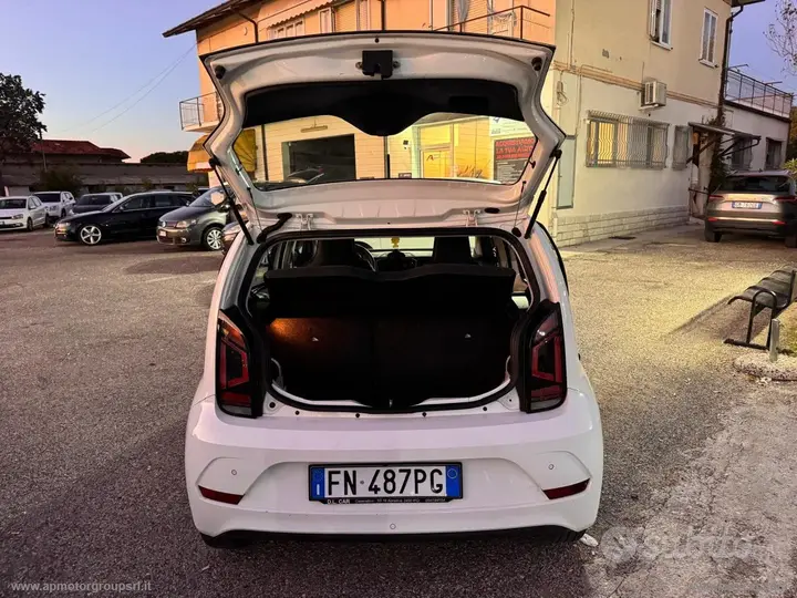 Volkswagen Up 2018 photo 4