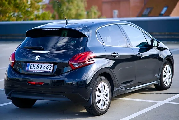 Peugeot 208 2017 photo 5