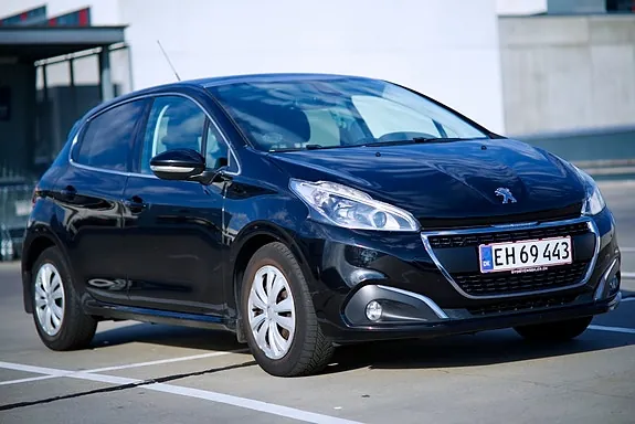 Peugeot 208 2017 photo 3