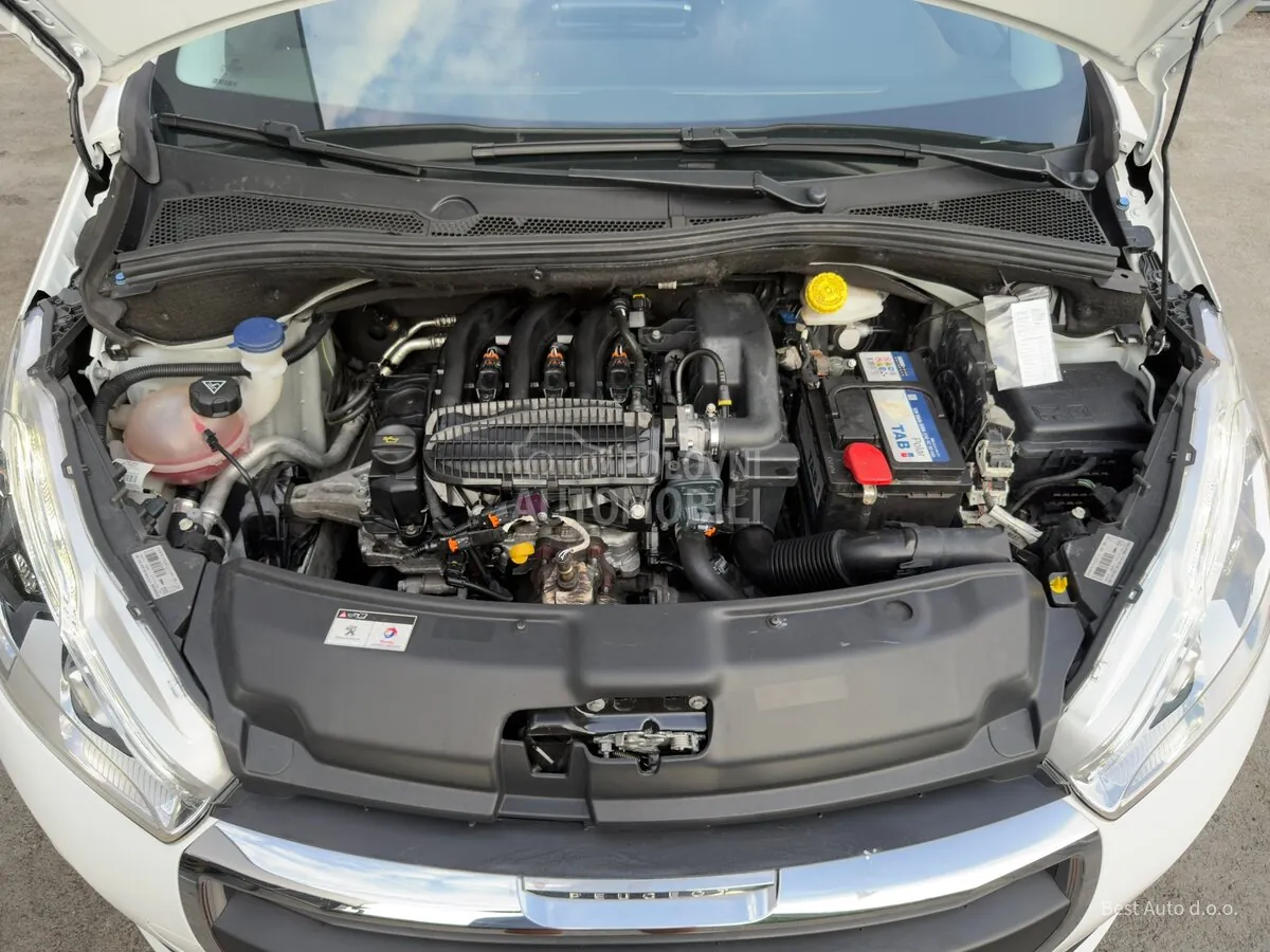 Peugeot 208 2017 photo 5