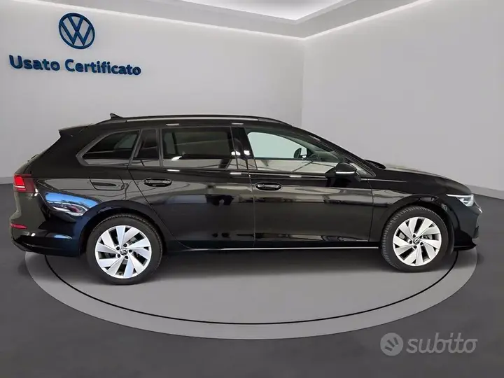 Volkswagen Golf 2024 photo 3