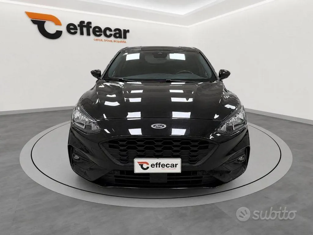 Ford Focus 2018 photo 2