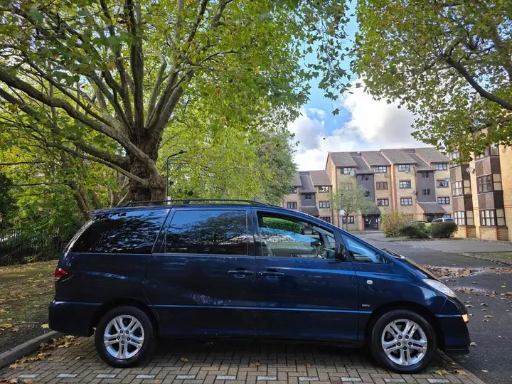 Toyota Previa 2006 photo 2