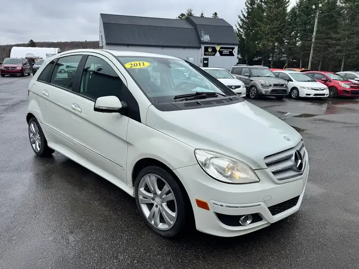 Mercedes-Benz B-Class 2011 photo 4
