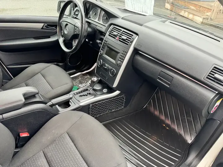 Mercedes-Benz B-Class 2011 photo 5
