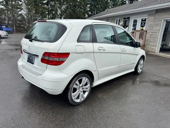 Mercedes-Benz B-Class 2011 photo 3