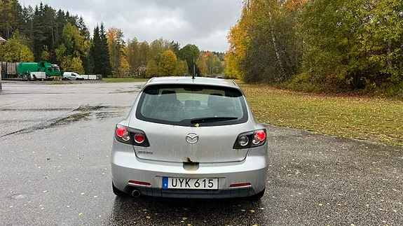 Mazda 3 2004 photo 2
