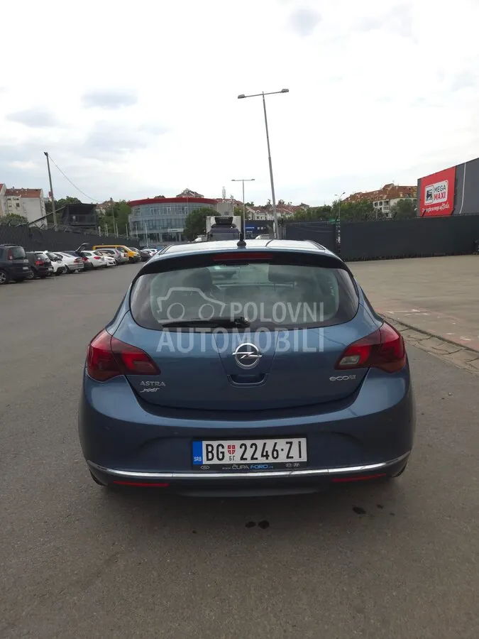 Opel Astra J 2013 photo 5