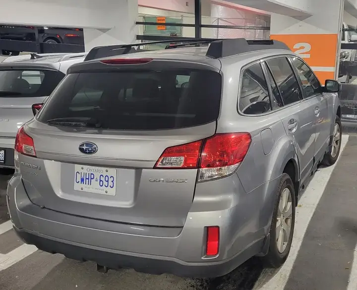 Subaru Outback 2011 photo 3