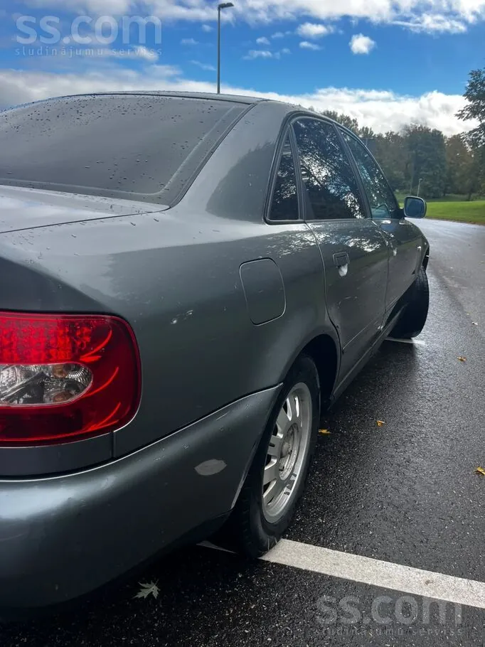 Audi A4 1998 photo 4