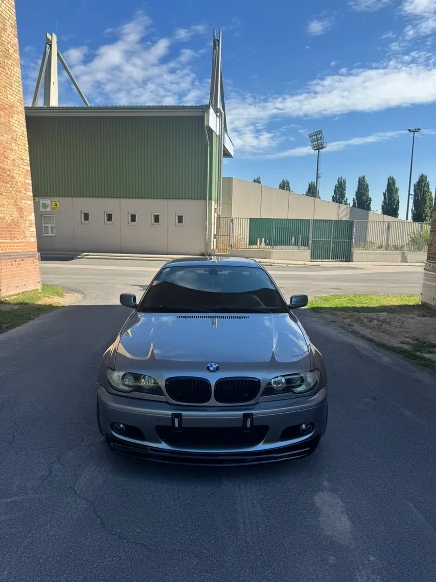 BMW 3 Series 2003 photo 3