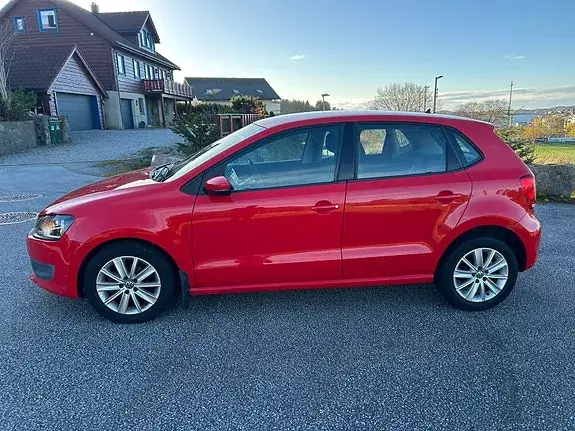 Volkswagen Polo 2011 photo 2